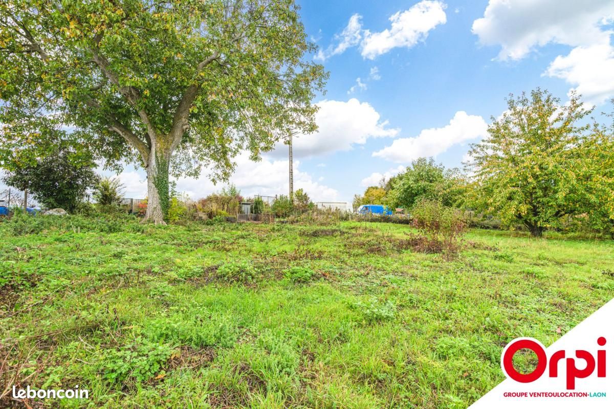 Terrain 859 m² Remies · 20 000 €