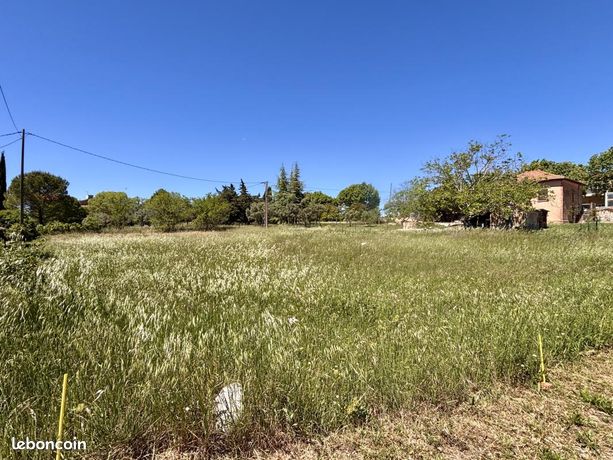 Terrain 850 m² Regusse