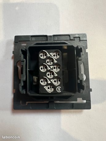 Legrand 84341 - Prise RJ45 Cat. 6 - Prise Internet Sagane catégorie 6 STP neuve