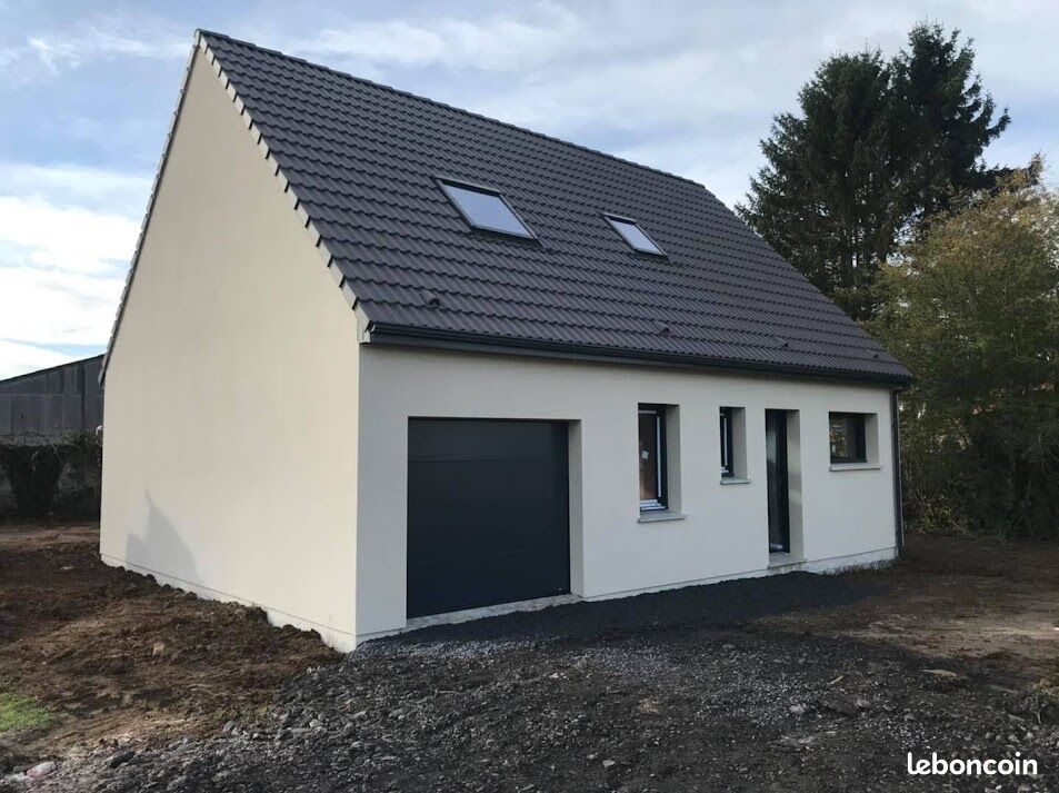 Maison 5 pièces 73 m² · à Brosses · 73 m² · 896 €