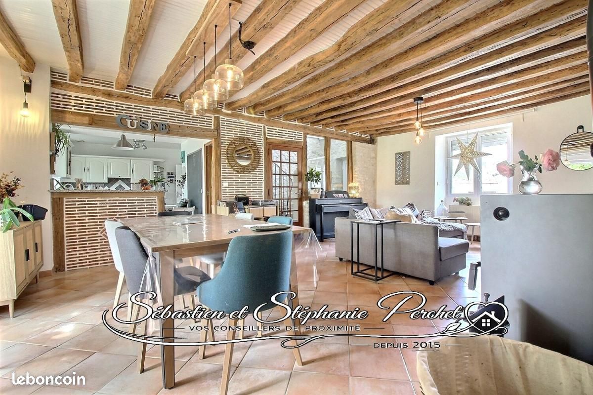 Maison 6 pièces 152 m² · à Saint-Péravy-la-Colombe · 152 m² · 260 000 €