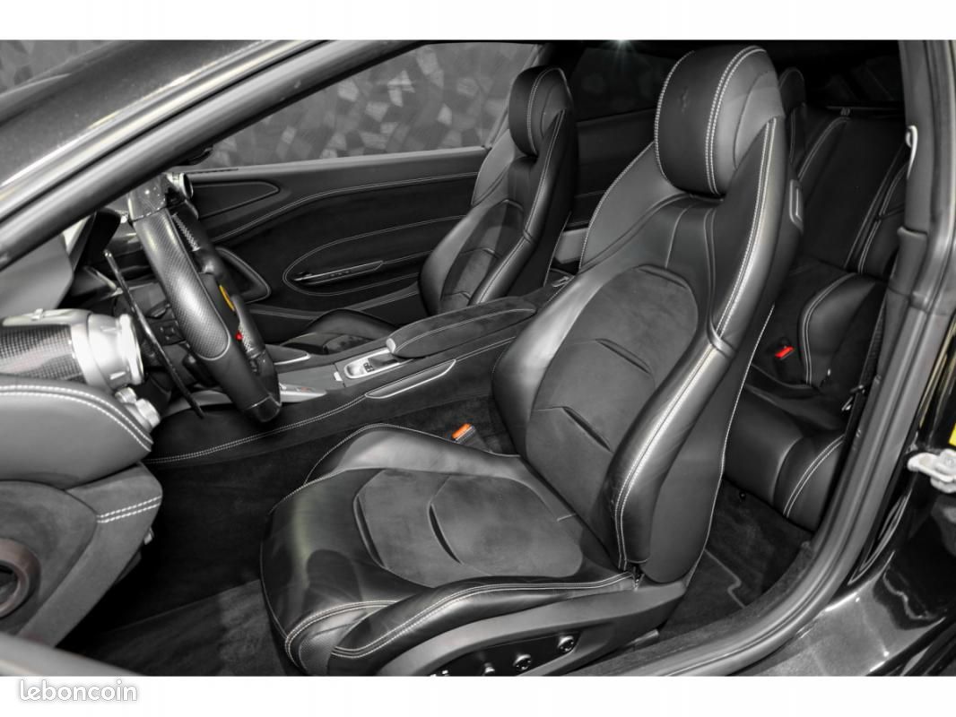 Ferrari GTC4 Lusso V8 - NERO DAYTONA / CAMÉRA CARBONE SIÈGES VENTILÉS ALCANTARA (image 10)