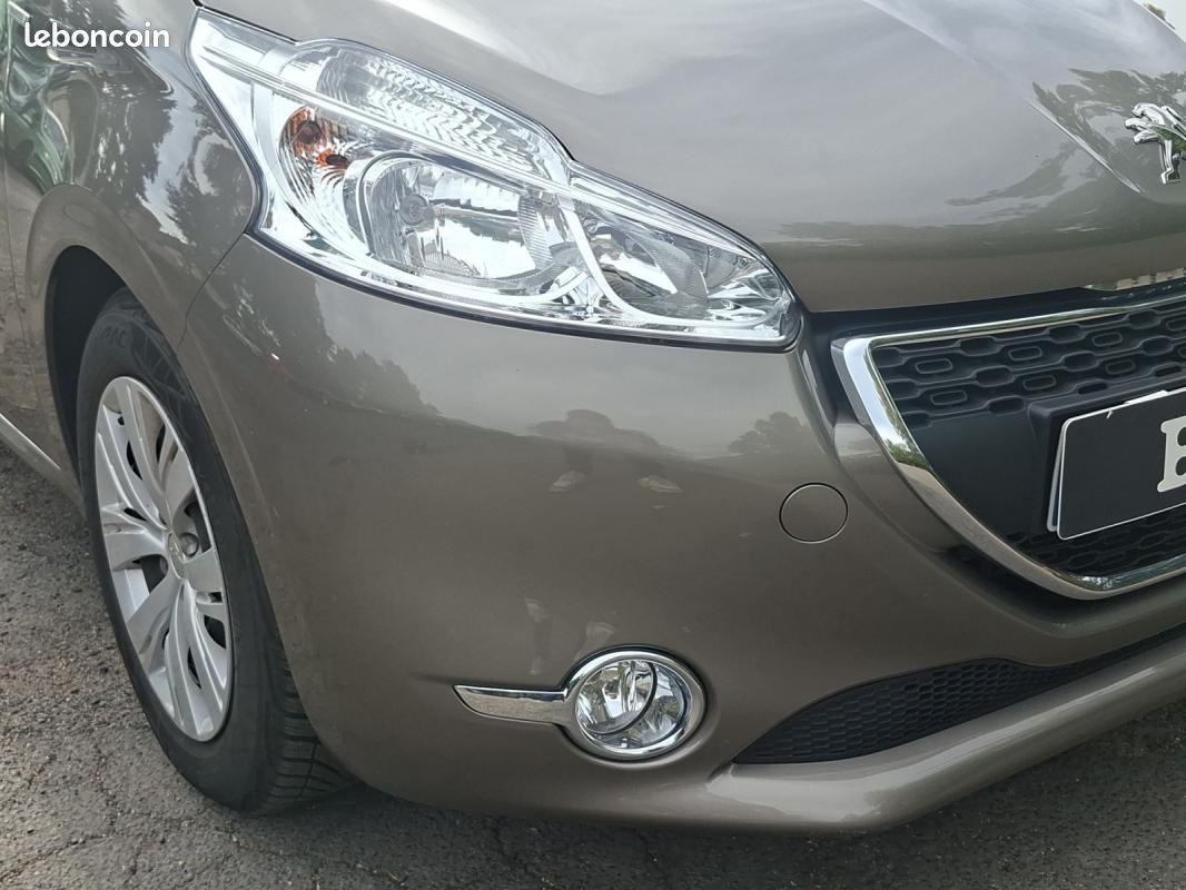 Peugeot 208 1.2 Vti 80 ch Urban Soul /Distri ok/Suivi complet entretiens/2eme main (image 34)