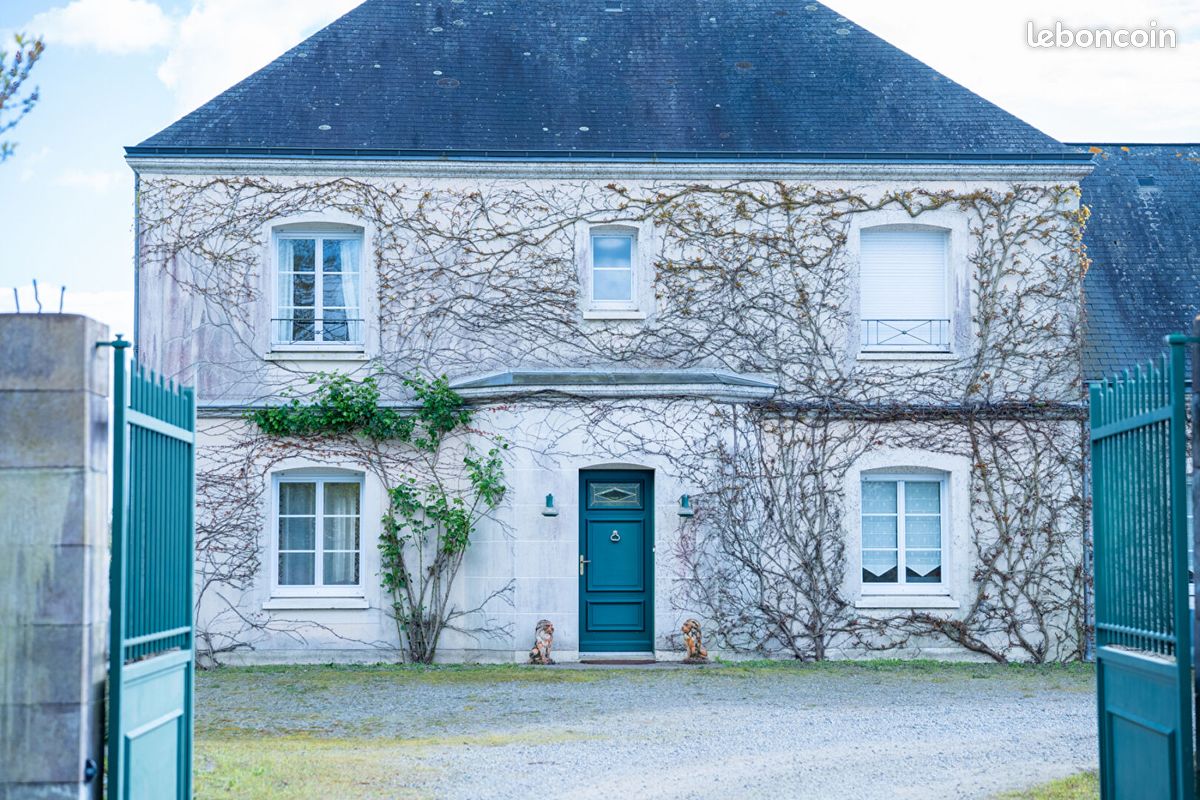 Maison 9 pièces 402 m² · à Château-Gontier-sur-Mayenne · 402 m² · 493 500 €