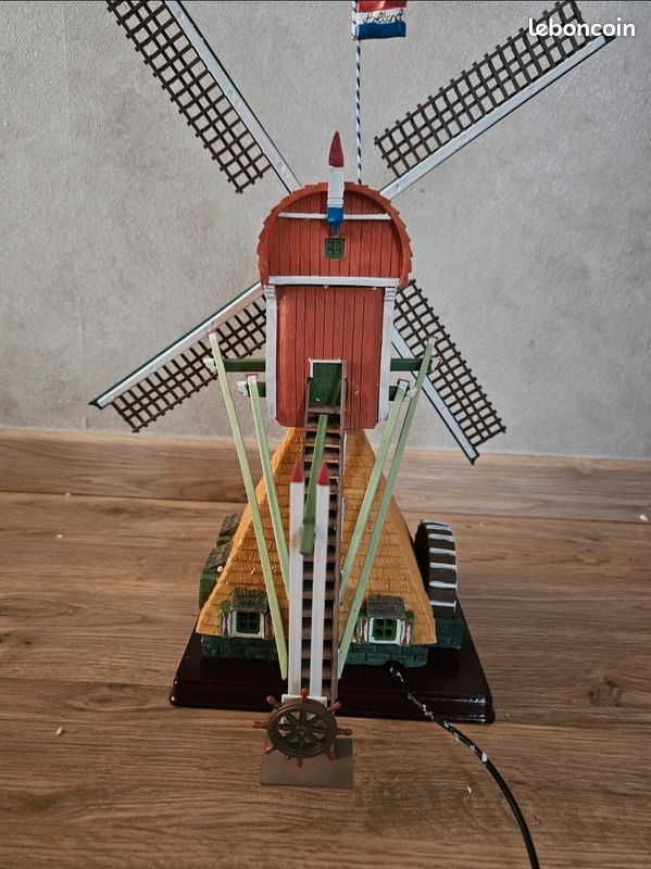 Moulin à vent hollandais lumineux et animé (image 5)