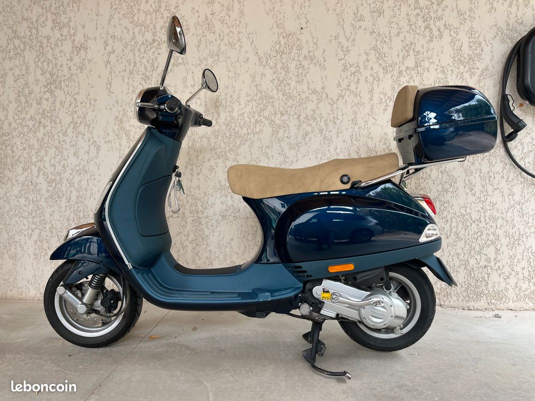 Vespa Sprint 50 Vespa 50cc Vespa 50 Blu Notte Scooter Piaggio