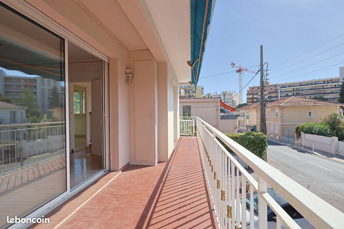 Appartement 3 pièces 62 m² · à Antibes · 62 m² · 299 000 €