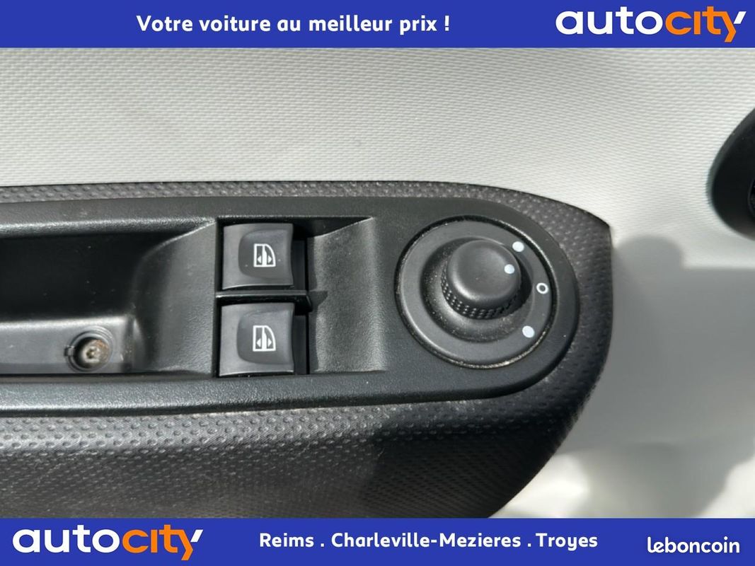 RENAULT TWINGO 0.9 Energy TCe - 90 Intens 2 (image 17)