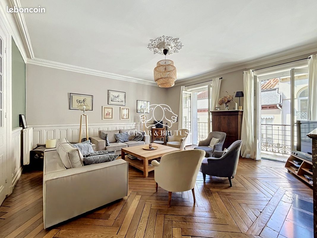 Appartement 7 pièces 222 m² · à Lyon · 222 m² · 990 000 €