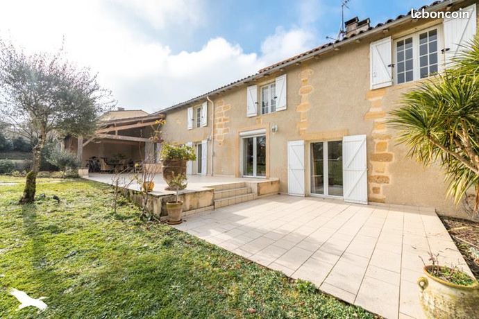 Maison 11 pièces 354 m²