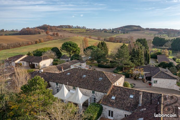 Maison 40 pièces 1600 m²