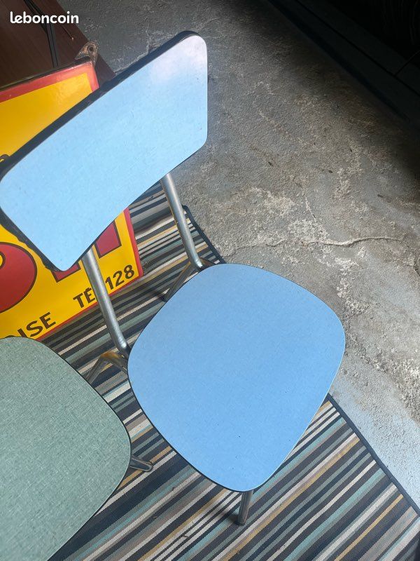 2 chaises Formica bleue et verte (image 3)