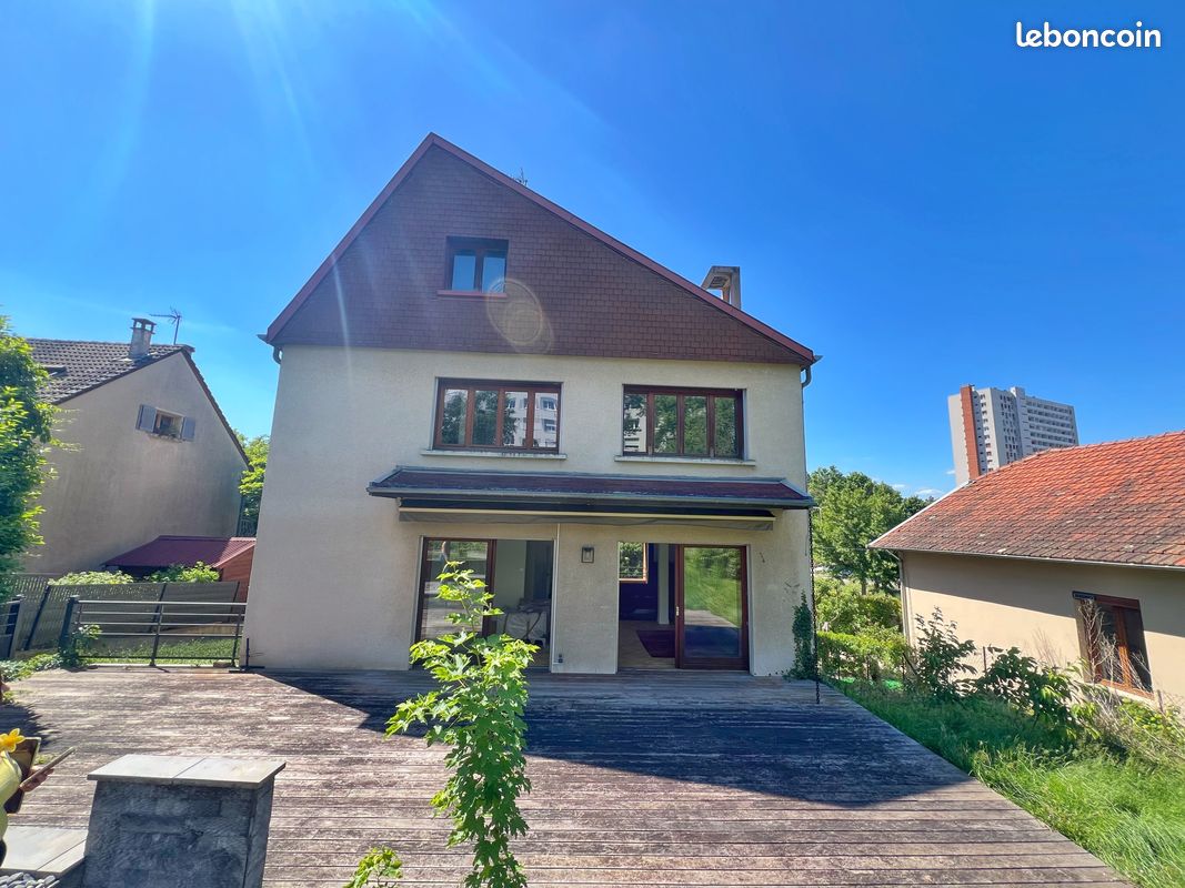 Maison 4 pièces 250 m² · à Sainte-Foy-lès-Lyon · 250 m² · 699 000 €