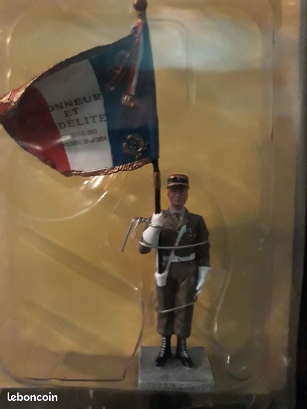 Hachette - Soldat de plomb 5x du 11 ou 15 Soldat de la Légion Etrangère Hachette - Soldat de plomb 5x du 11 ou 15 Soldat de la Légion Etrangère