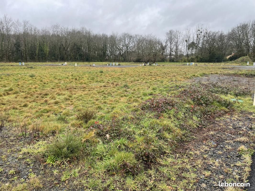 Terrain 445 m² · à Saint-Aignan-Grandlieu · 117 500 €