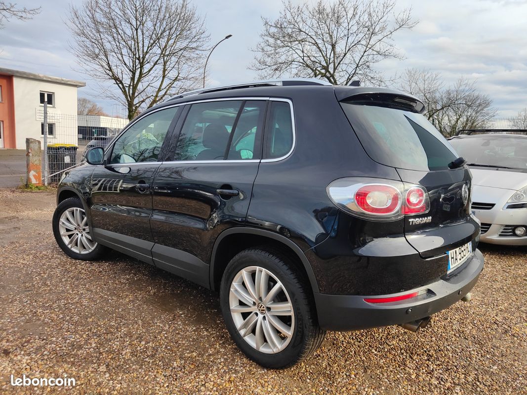 Volkswagen Tiguan 2.0 TDi 140ch Sportline 4Motion Tiptronic (image 2)