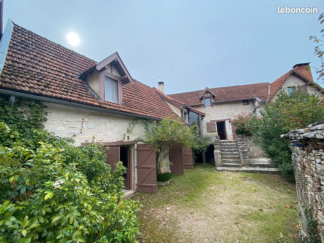 Maison 13 pièces 295 m² · à Saujac · 295 m² · 421 000 €