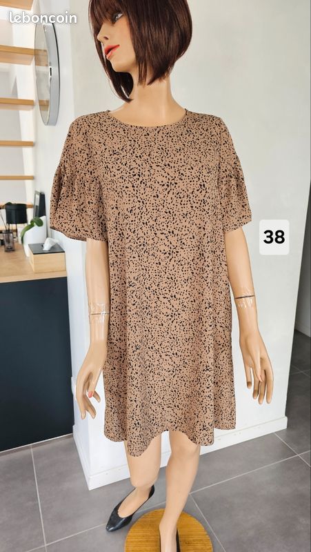 Robe 38 (image 1)
