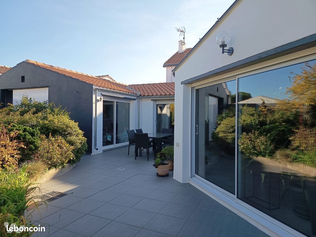 Maison 6 pièces 207 m² · à Sallertaine · 207 m² · 332 600 €