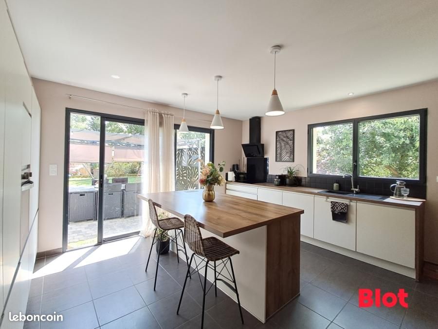 Maison 6 pièces 137 m² · à Miniac-Morvan · 137 m² · 330 750 €