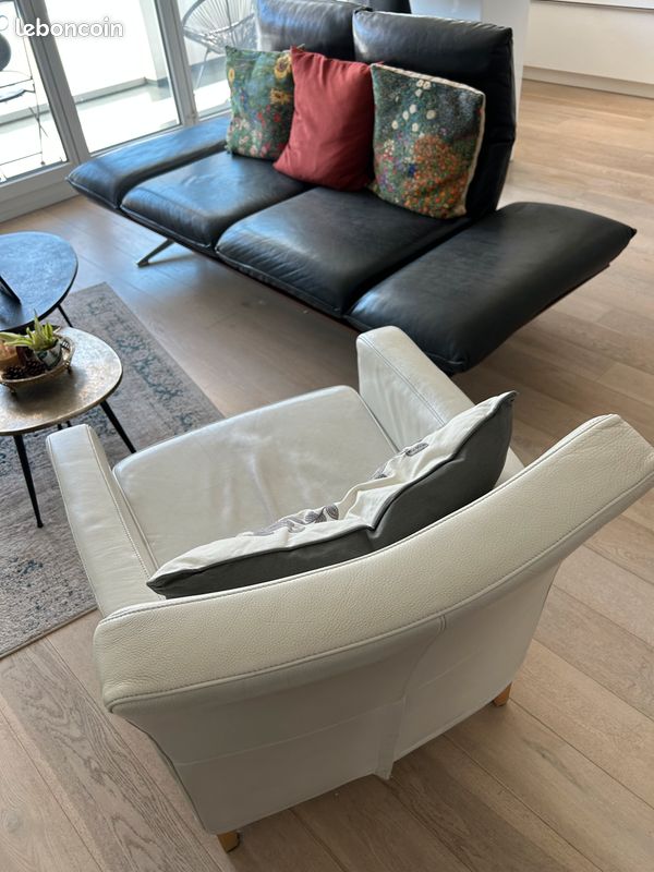 Fauteuil en cuir blanc élégant et confortable - à retirer à Genève, Suisse (image 3)