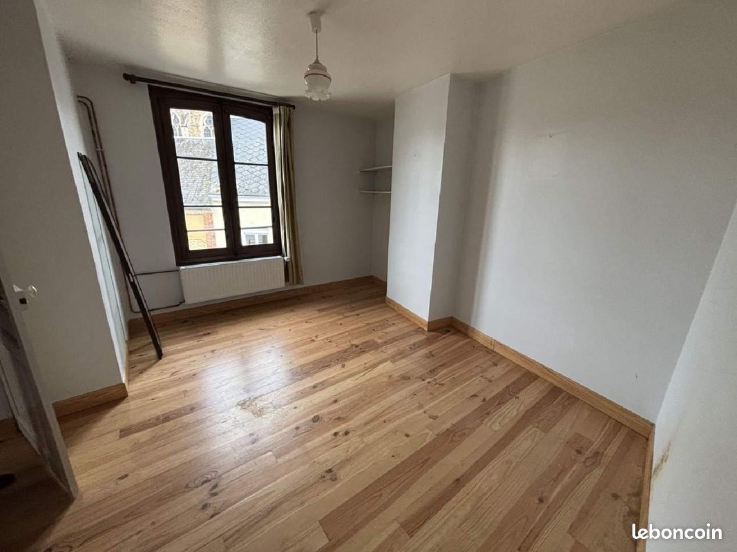 Maison de ville 85 m² Bessé-sur-Braye (image 4)