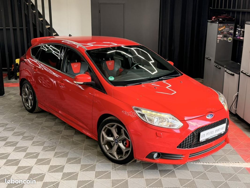 FORD FOCUS ST 2.0 SCTi EcoBoost 250 / Révisé - Pneus & Embrayage neuf (image 1)