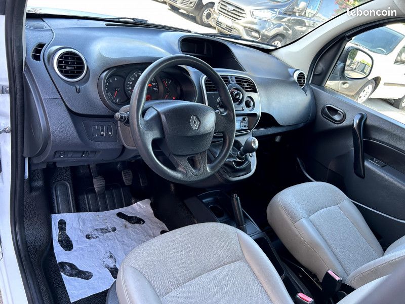 Renault KANGOO II EXPRESS MAXI 1.5 BLUE DCI 95CH GRAND VOLUME CONFORT - ATTELAGE (image 17)