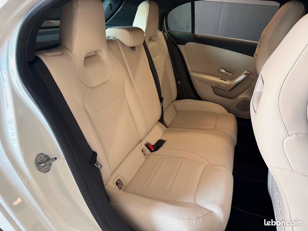 Mercedes-Benz CLASSE A Classe A 180 d 7G-DCT / APPLE CARPLAY / RÉGULATEUR / CAMÉRA / FAIBLE KM (image 13)