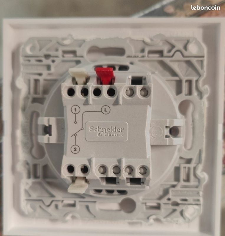 Interrupteur D'allumage Schneider Electric – Occasion, Fonctionnel