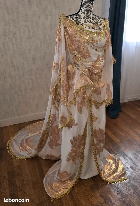 De Mariée Tenue Chaoui Mariage Robe Chaoui Robe Kabyle Col Bateau