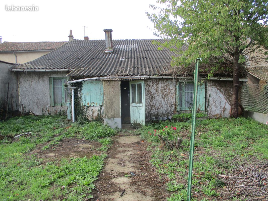 Maison 4 pièces 80 m² · à Valence-en-Poitou · 80 m² · 25 000 €