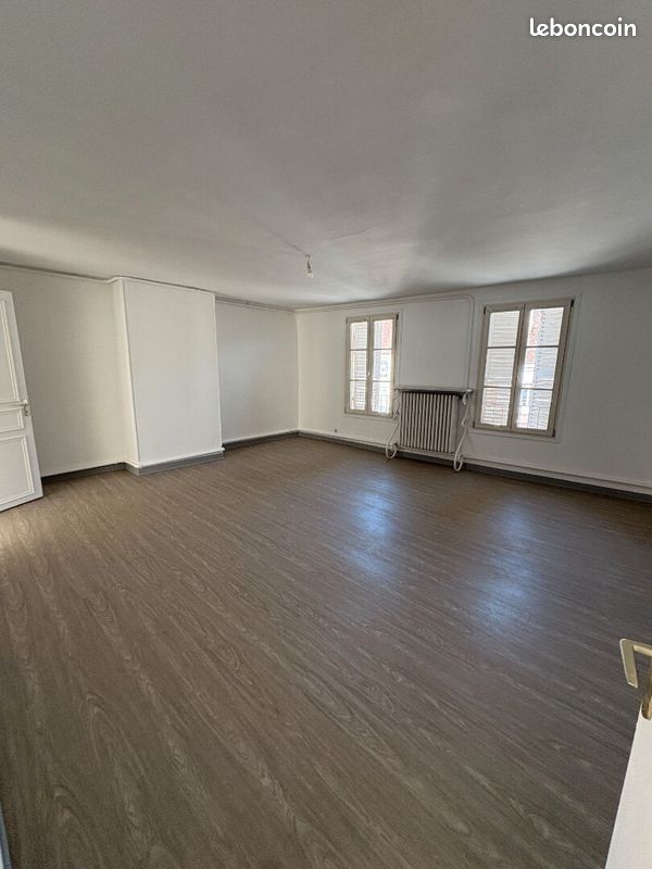 Appartement 8 pièces 236 m² · à Provins · 236 m² · 1 195 €/mois