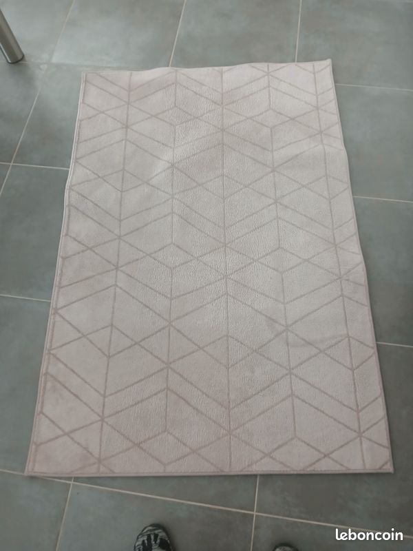 Tapis rose (image 1)