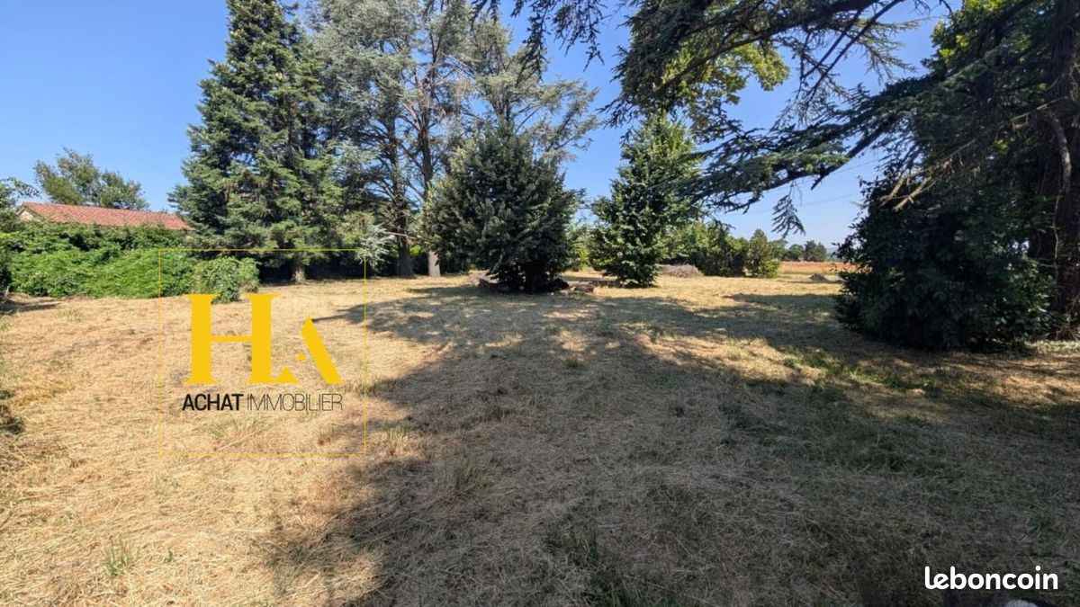 Terrain 864 m² · à La Bâtie-Rolland · 93 000 €