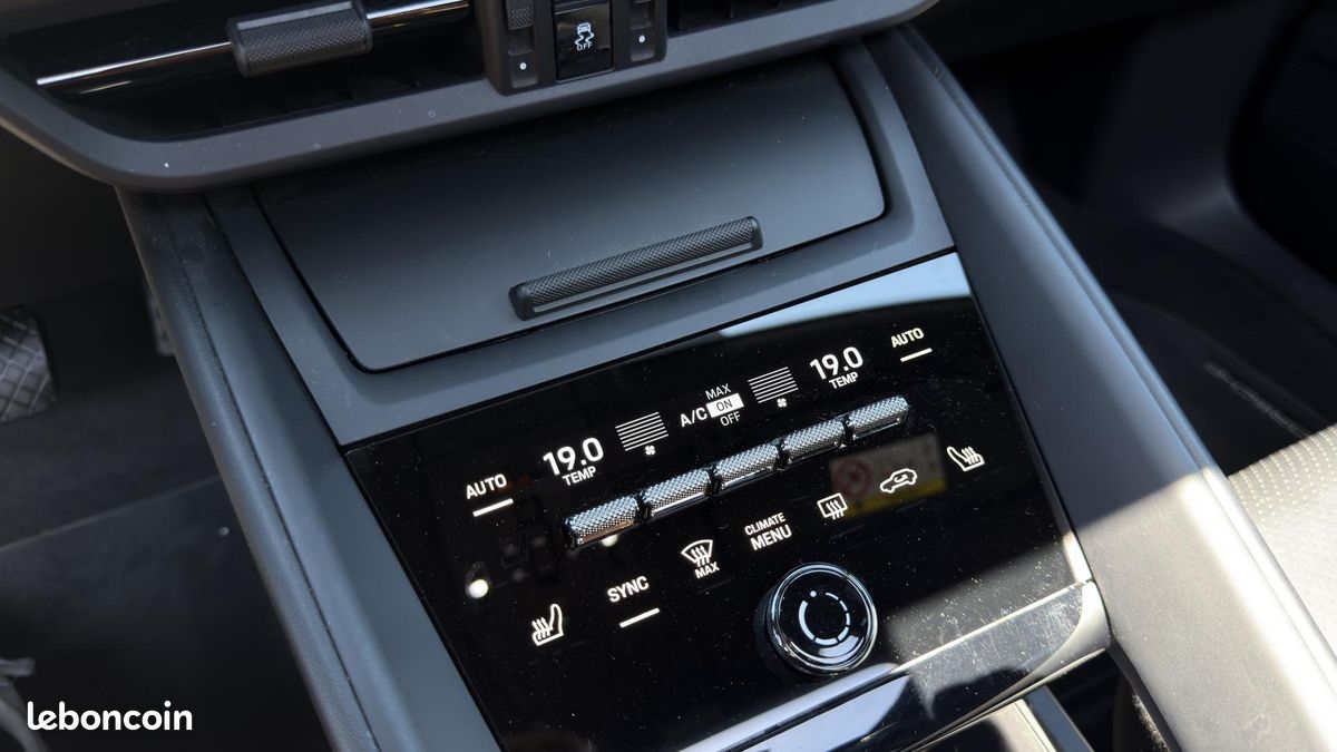 PORSCHE MACAN 4 - 100% Electric - 408 CH - Autonomie 611 km (image 29)