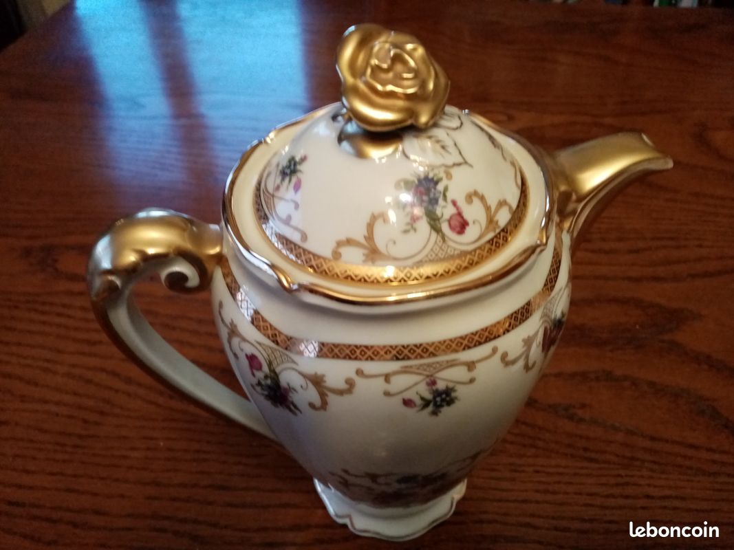 Grande théière en porcelaine "Aluminite Frugier" pour la maison pas