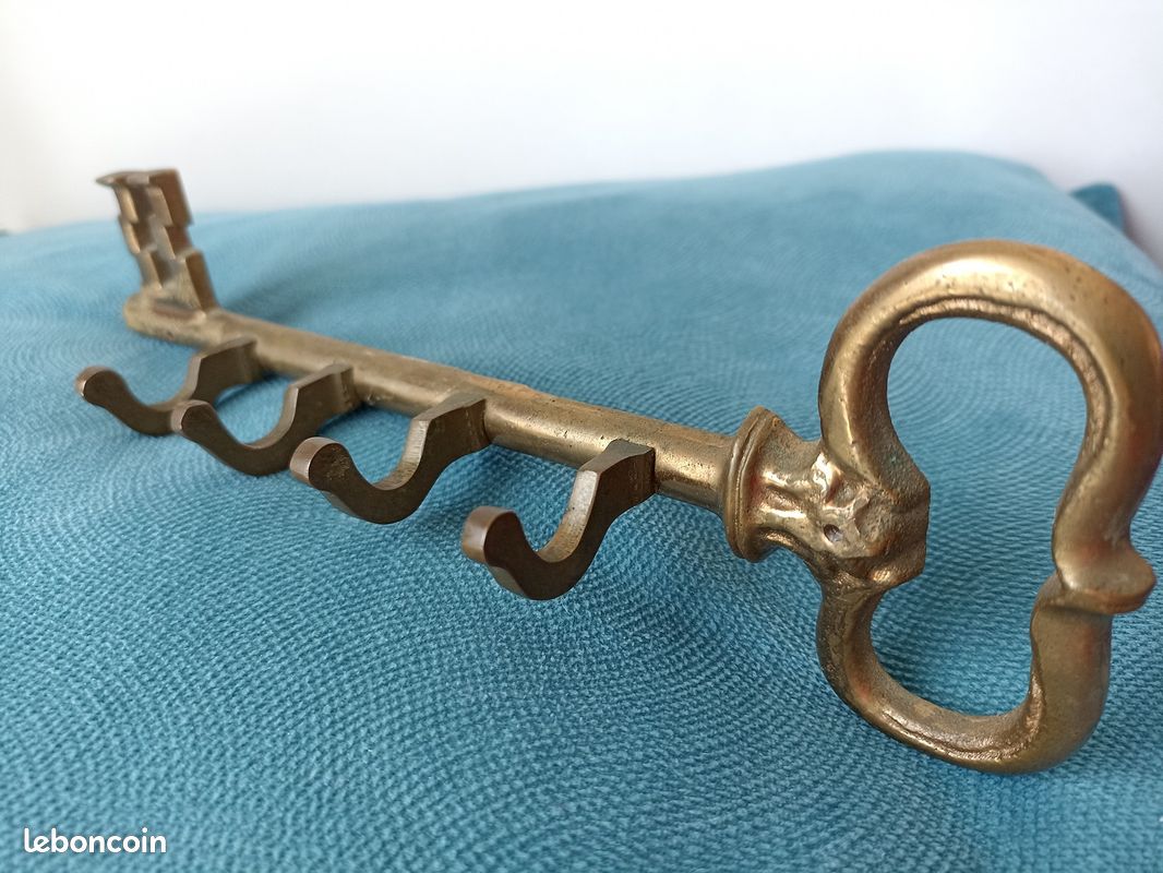 Porte-clés Laiton Antique Avec Calendrier & Boussole – 2,7 Cm – Style Vintage Marron