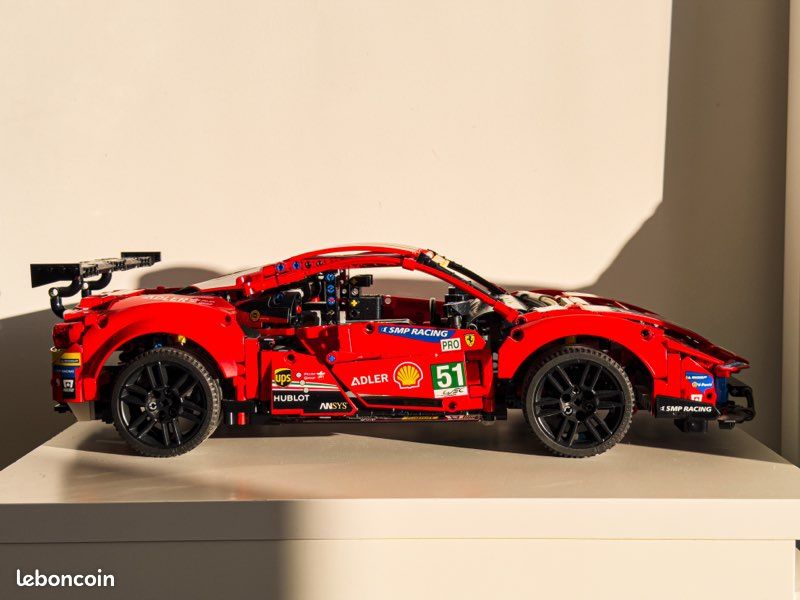 LEGO Technic 42125 - Ferrari 488 GTE AF CORSE (image 7)