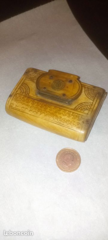 Ancienne tabatière, en corne de yack, gravée (image 3)