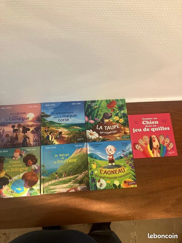 Lot 7 petits livres Happy Meal (image 1)
