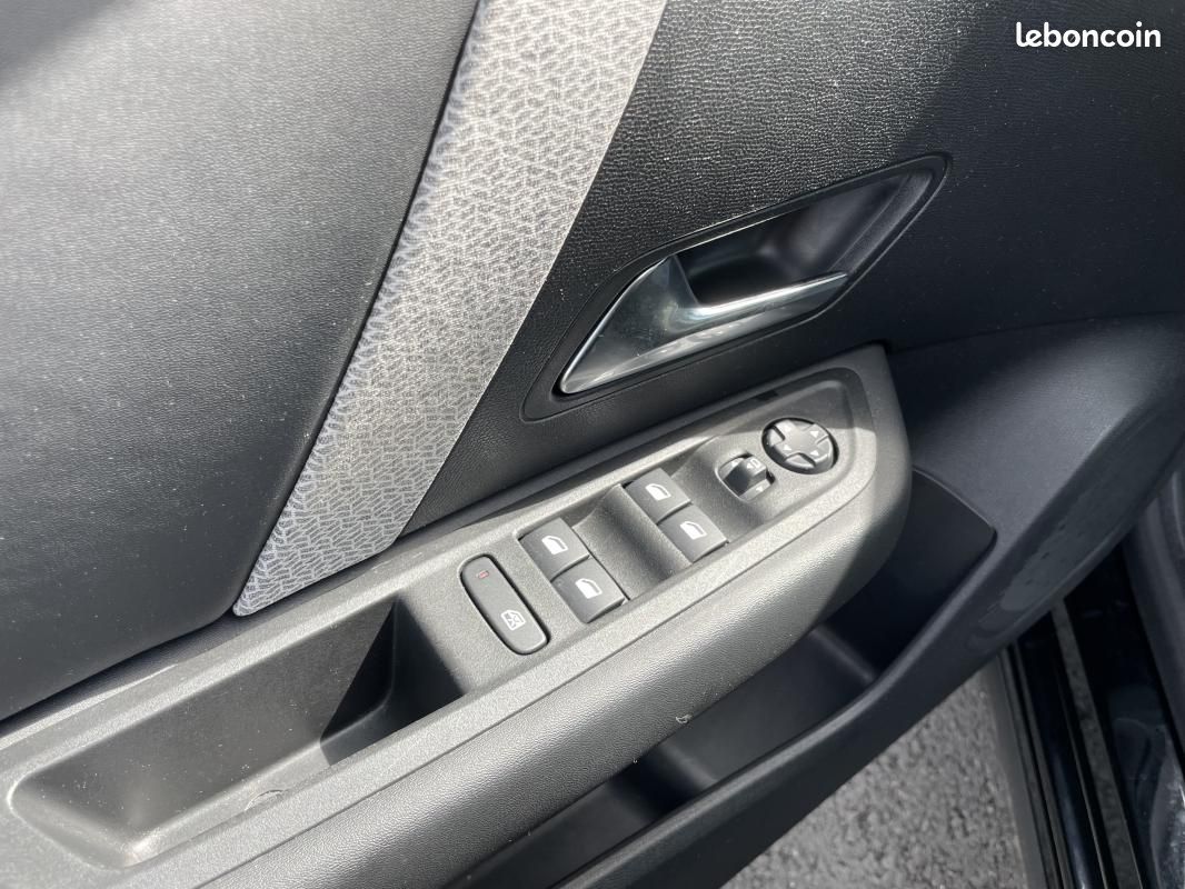 Citroën C4 X BLUEHDI 130 EAT8 PLUS (image 9)