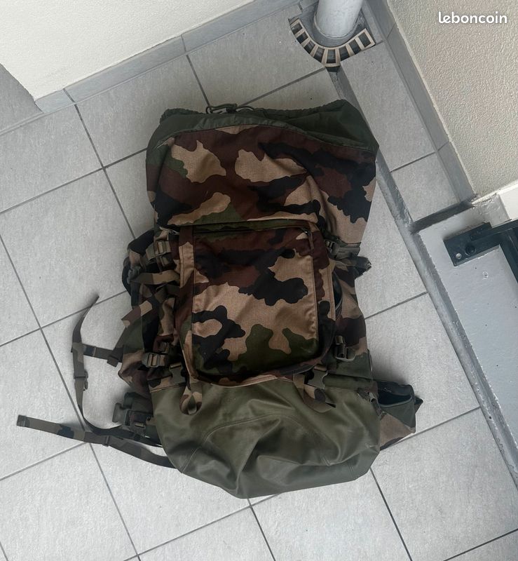 Sac randonnée militaire (image 1)