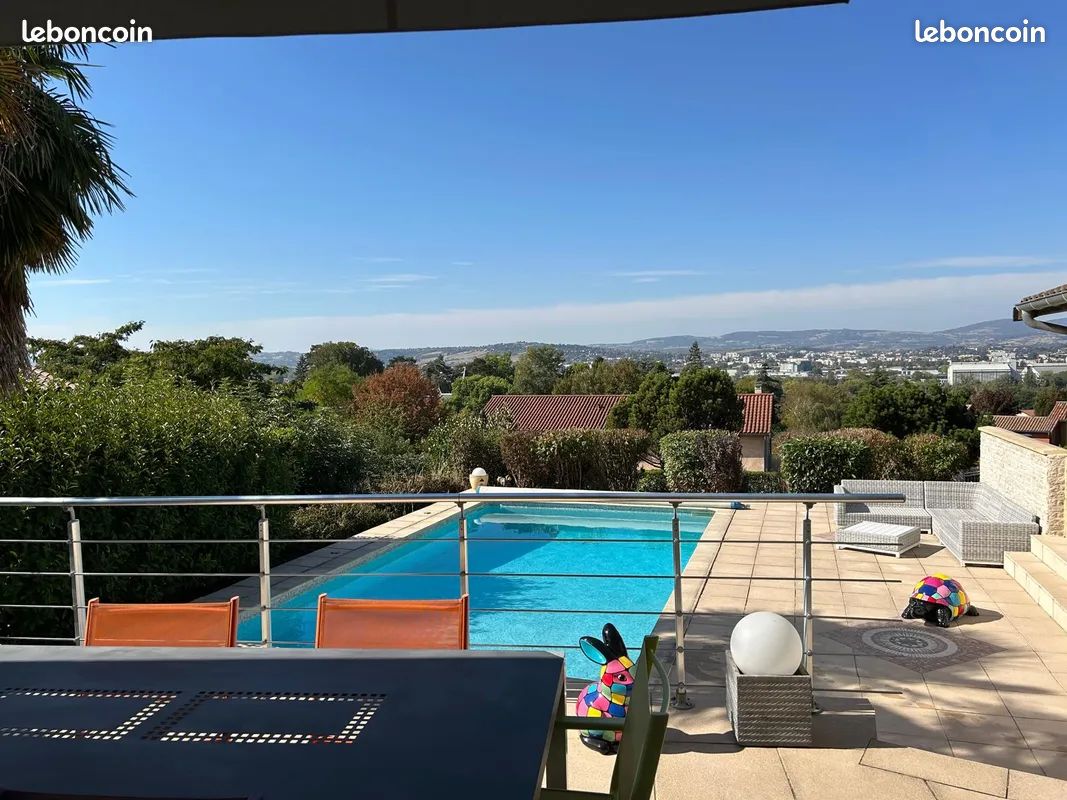 Maison 5 pièces 143 m² · à Jassans-Riottier · 143 m² · 545 000 €