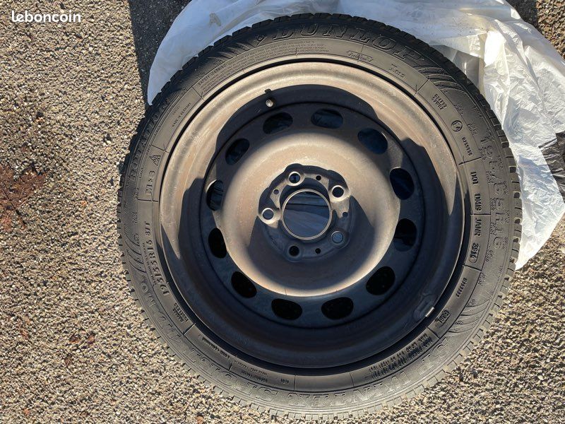 4 roues pneus hiver DUNLOP 195/55 R16 (image 1)
