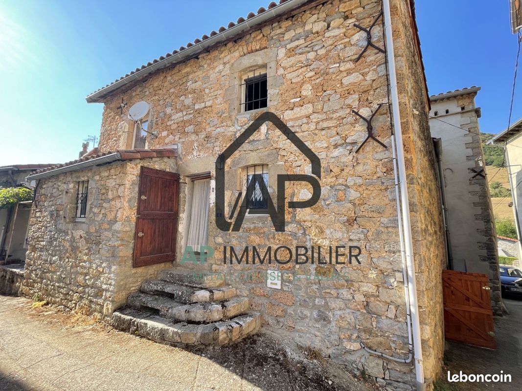 Maison 2 pièces 72 m² · à Saint-Georges-de-Luzençon · 71,7 m² · 138 000 €