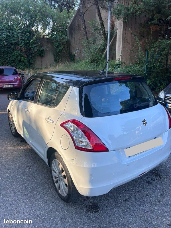 Suzuki Swift 1.3 DDiS Diesel 75ch Toit Ouvrant Entretien Suivi Factures 145000 km 🚗✨ (image 2)