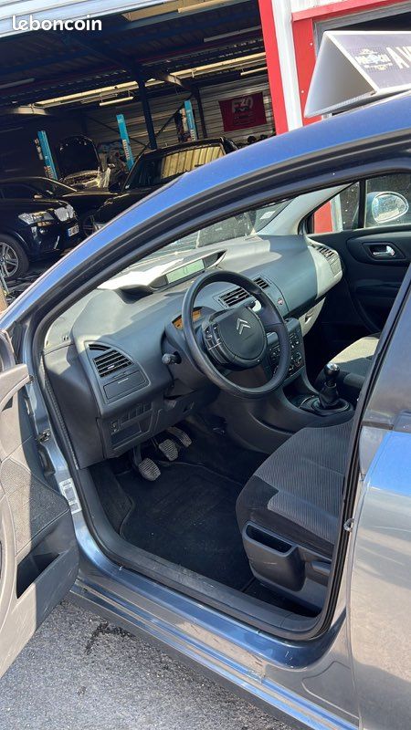 CITROËN C4 1,4 l 90 CV 2007 66000 KM (image 5)