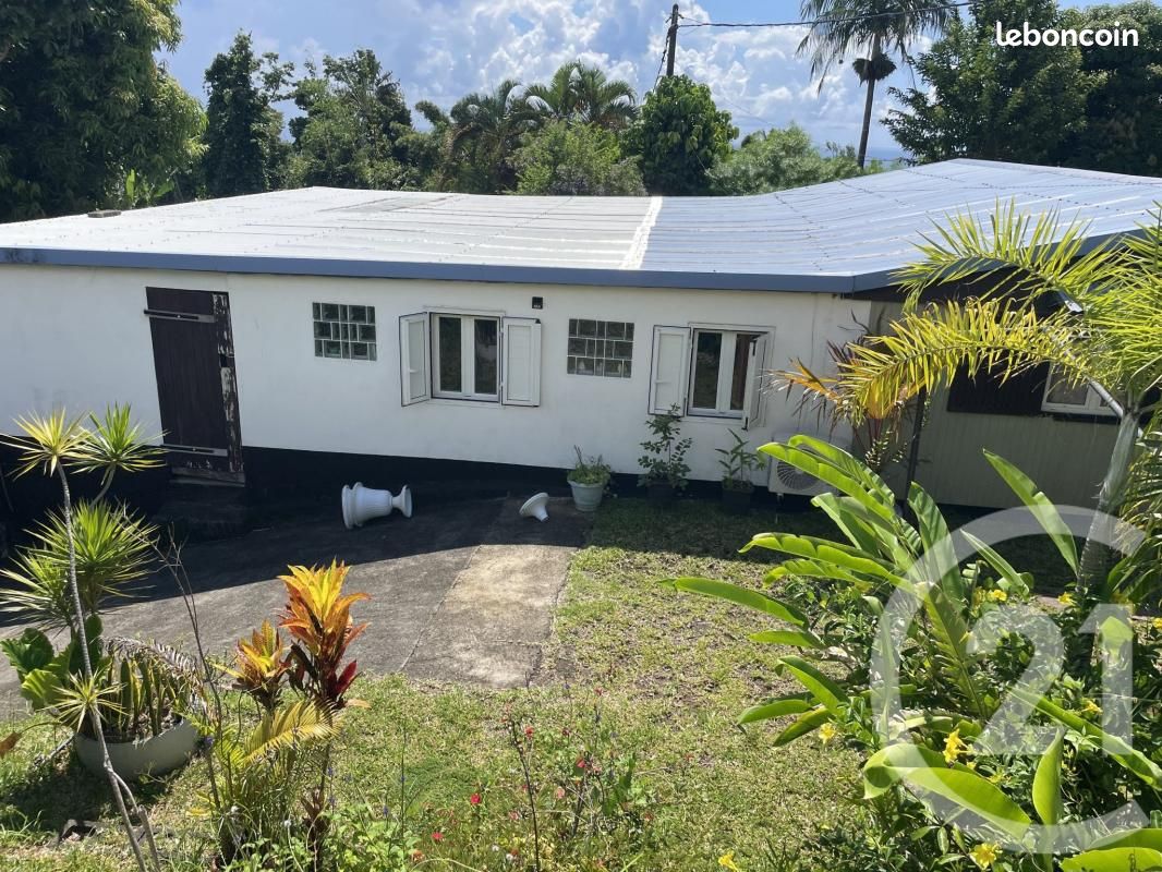 Maison 5 pièces 148 m² · à Sainte-Suzanne · 148 m² · 360 000 €