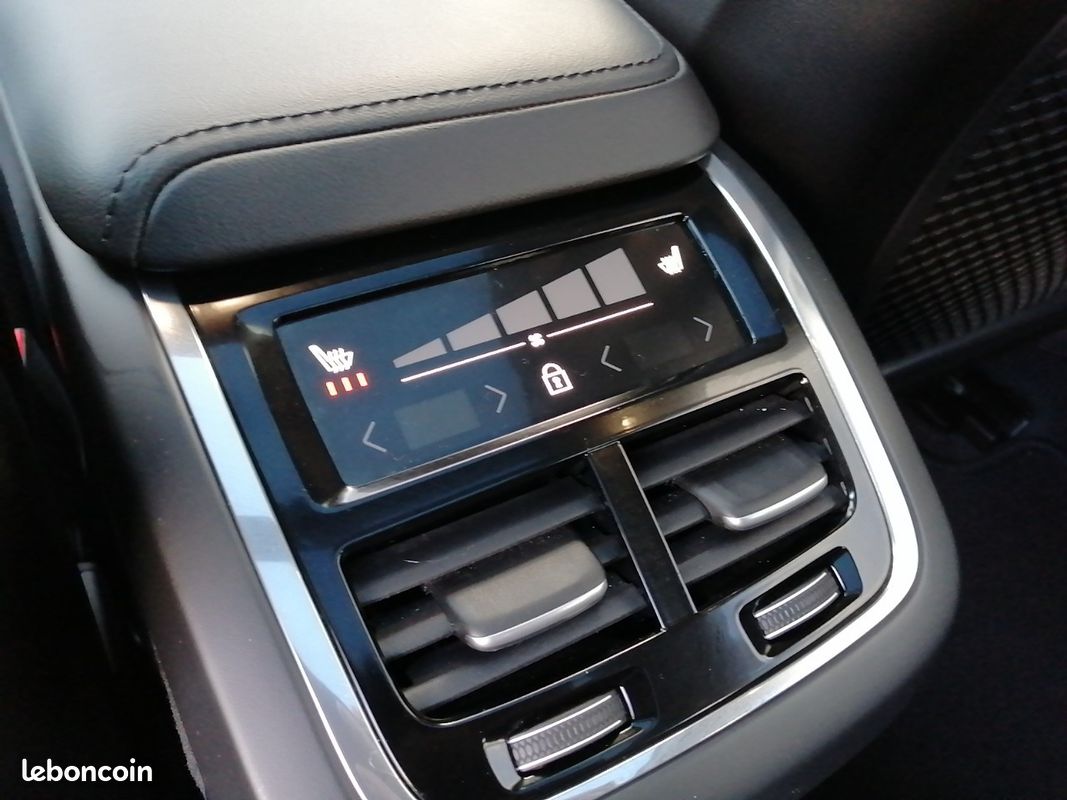 VOLVO V60 B4 197 ch DCT7 Ultra Style Dark (image 10)